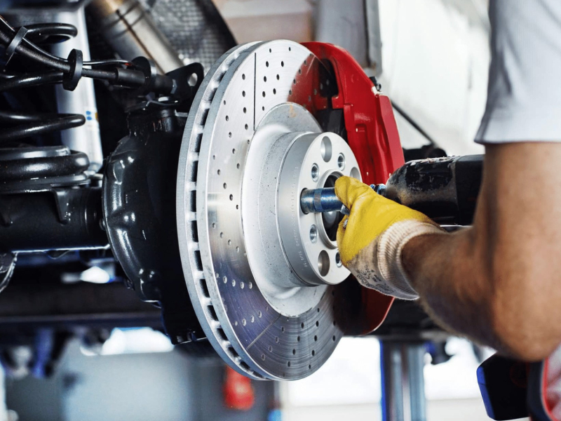 Hướng Dẫn Chi Tiết Cách Bảo Dưỡng Hệ Thống Phanh Xe Máy, Xe Ô Tô Và Xe Điện Để Đảm Bảo An Toàn Khi Lưu Thông