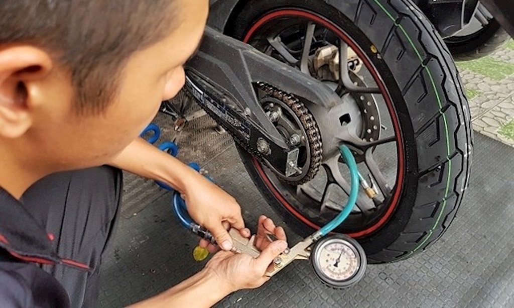 Xe hư phanh giữa đường tại Quận 12? Đừng mạo hiểm – Gọi cứu hộ Hoàng Gia Anh ngay