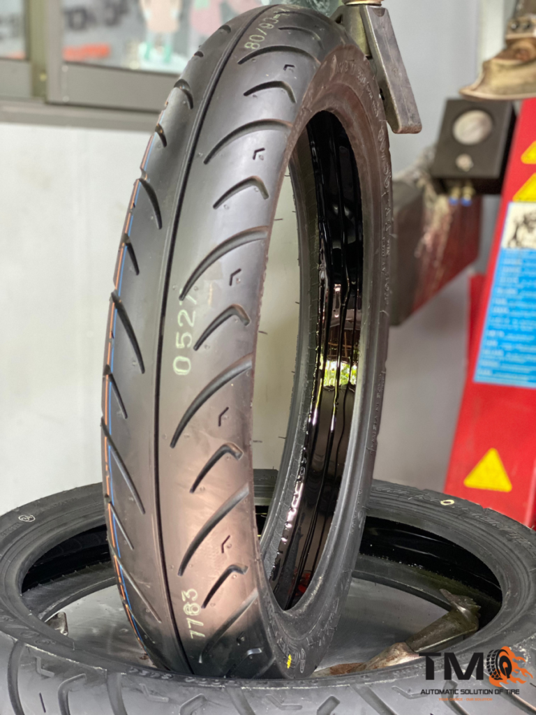 Tìm tiệm sửa xe quận 4 uy tín, tiết kiệm sữa chữa xe bị xì lốp giữa đường
