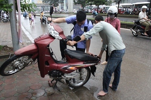 Tìm tiệm sửa xe quận 4 uy tín, giá rẻ sửa chữa xe bị chết máy 