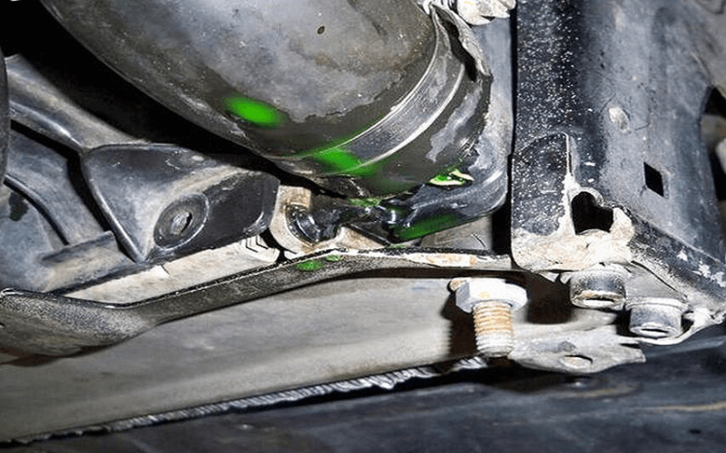 Xe chảy nước làm mát liên hệ ngay tiệm sửa xe quận 4 TP Hồ Chí Minh để sửa chữa tận nơi, nhanh chóng, uy tín, tiết kiệm